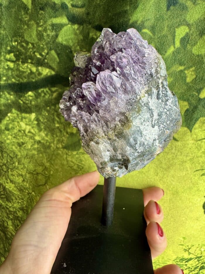 Amethyst Drusen Blüte auf Ständer 14cm - Harmonie und Einklang 5 Seelenbewusst